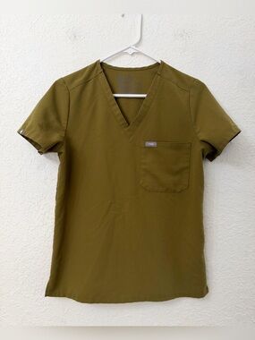Figs Catarina One Pocket Martini Olive Green V-Neck Scrub Top - XS